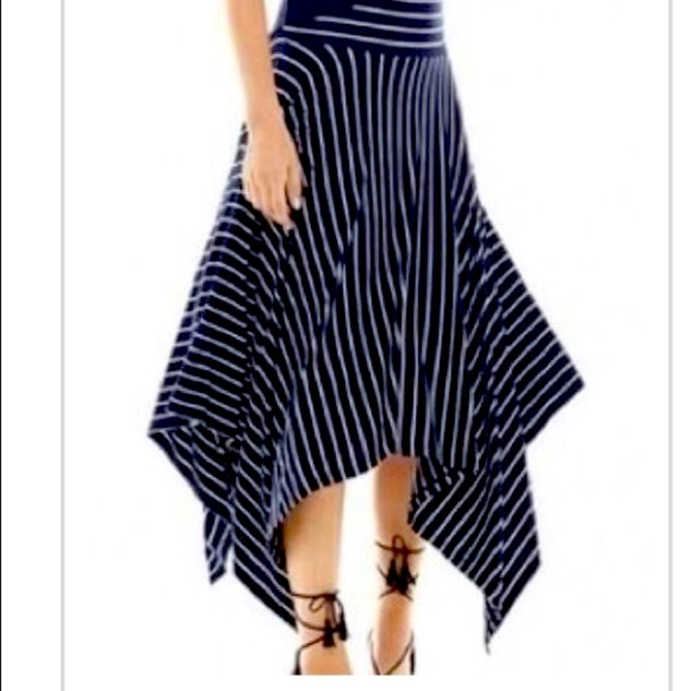 Cabi twirl skirt. navy/white. EUC. almost new